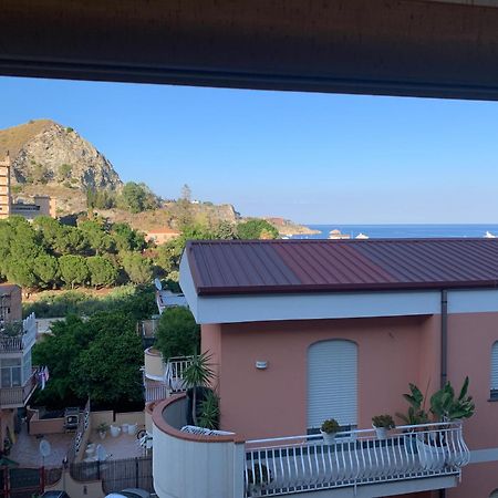Residence La Fenice Ff Giardini Naxos Bagian luar foto