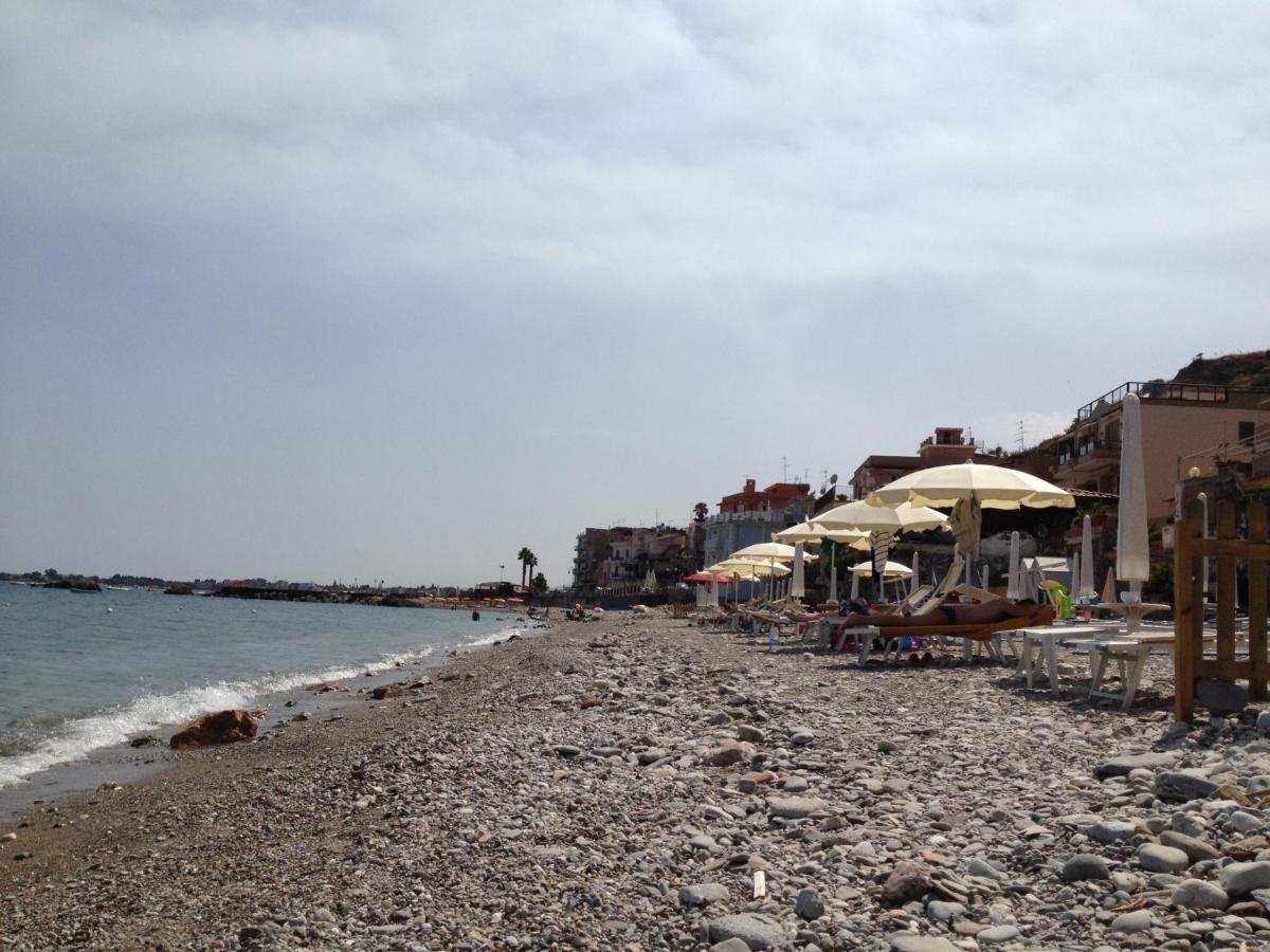 Residence La Fenice Ff Giardini Naxos Bagian luar foto