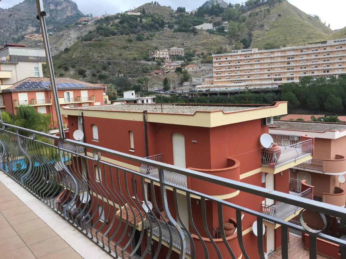Residence La Fenice Ff Giardini Naxos Bagian luar foto