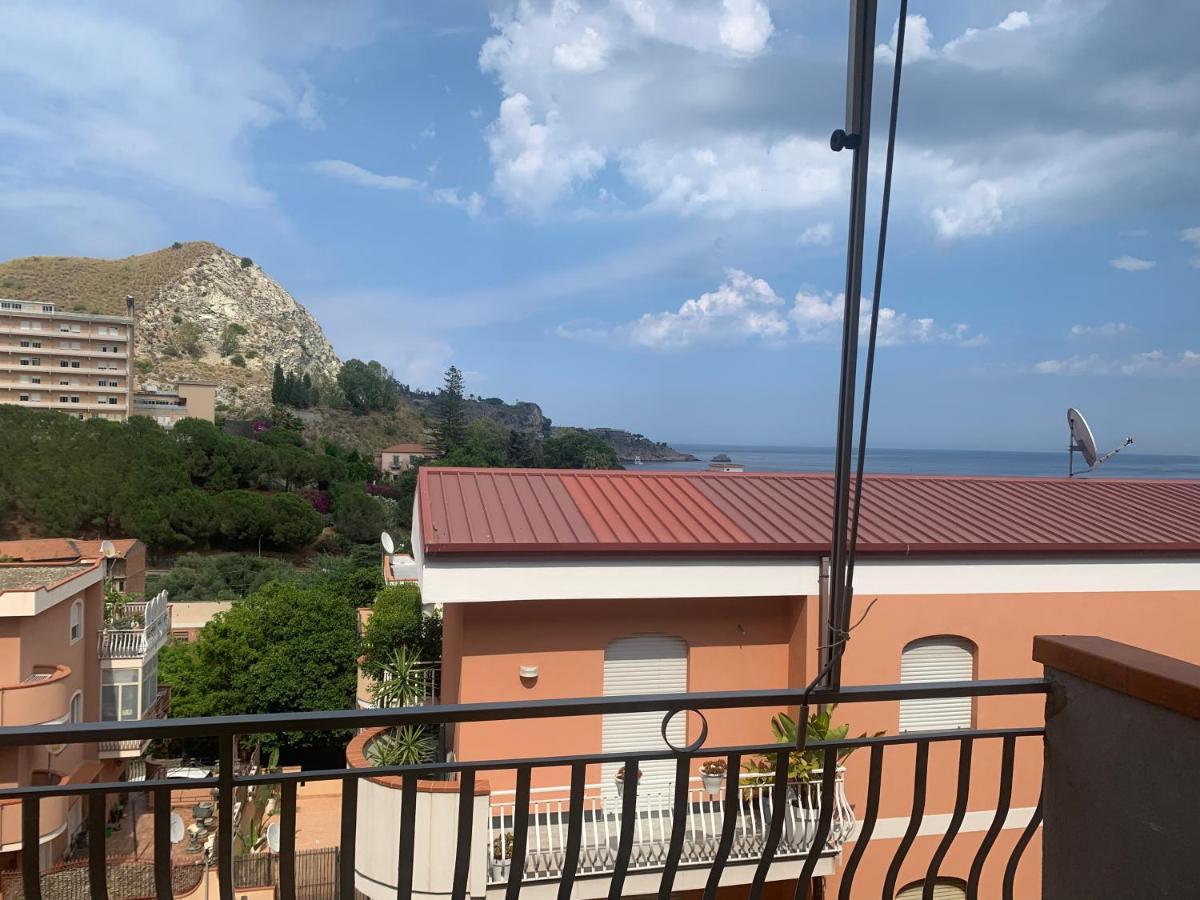 Residence La Fenice Ff Giardini Naxos Bagian luar foto