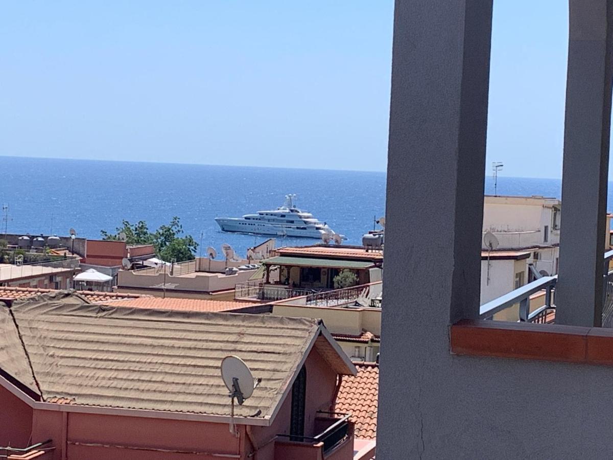 Residence La Fenice Ff Giardini Naxos Bagian luar foto