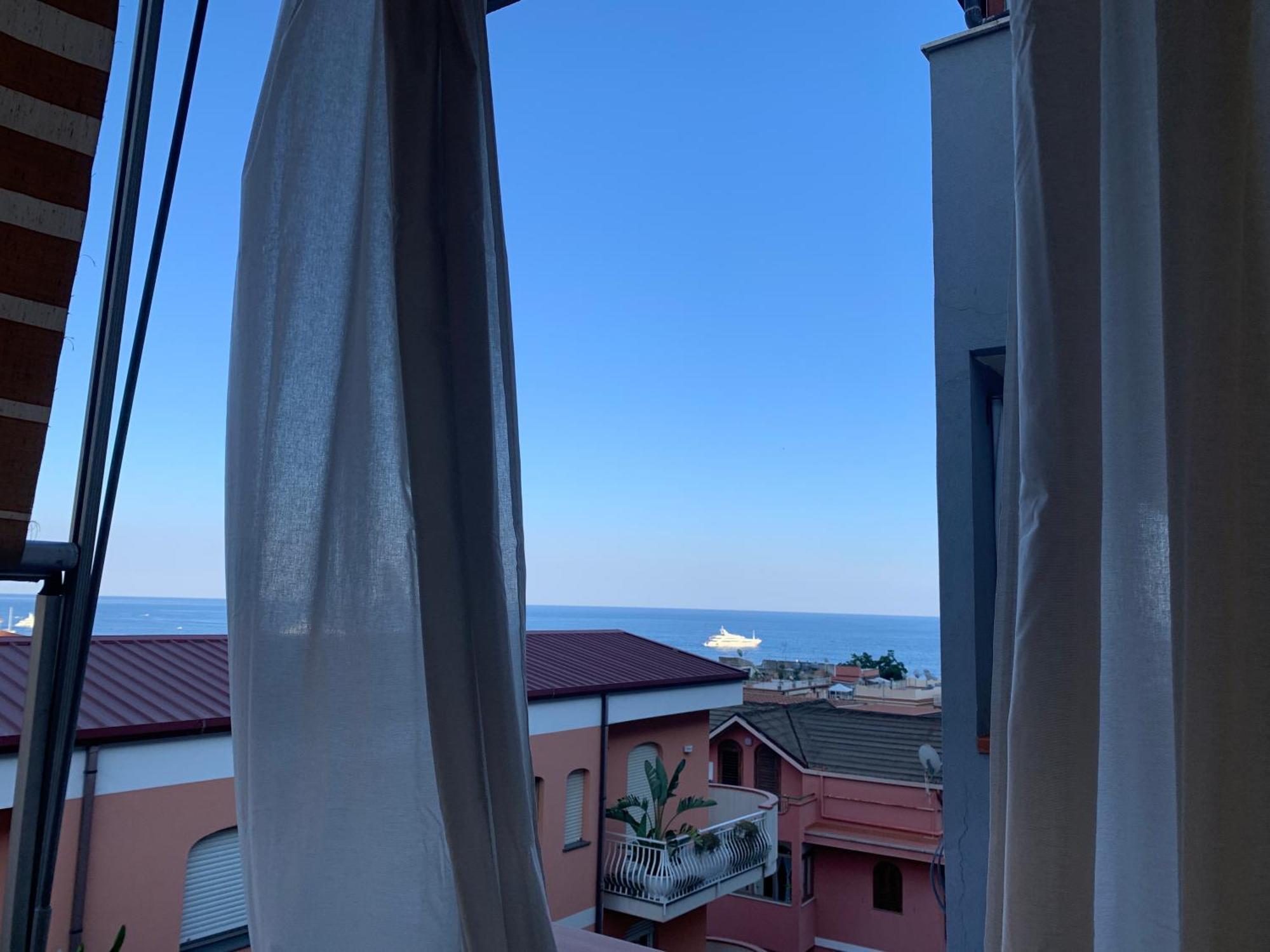 Residence La Fenice Ff Giardini Naxos Bagian luar foto