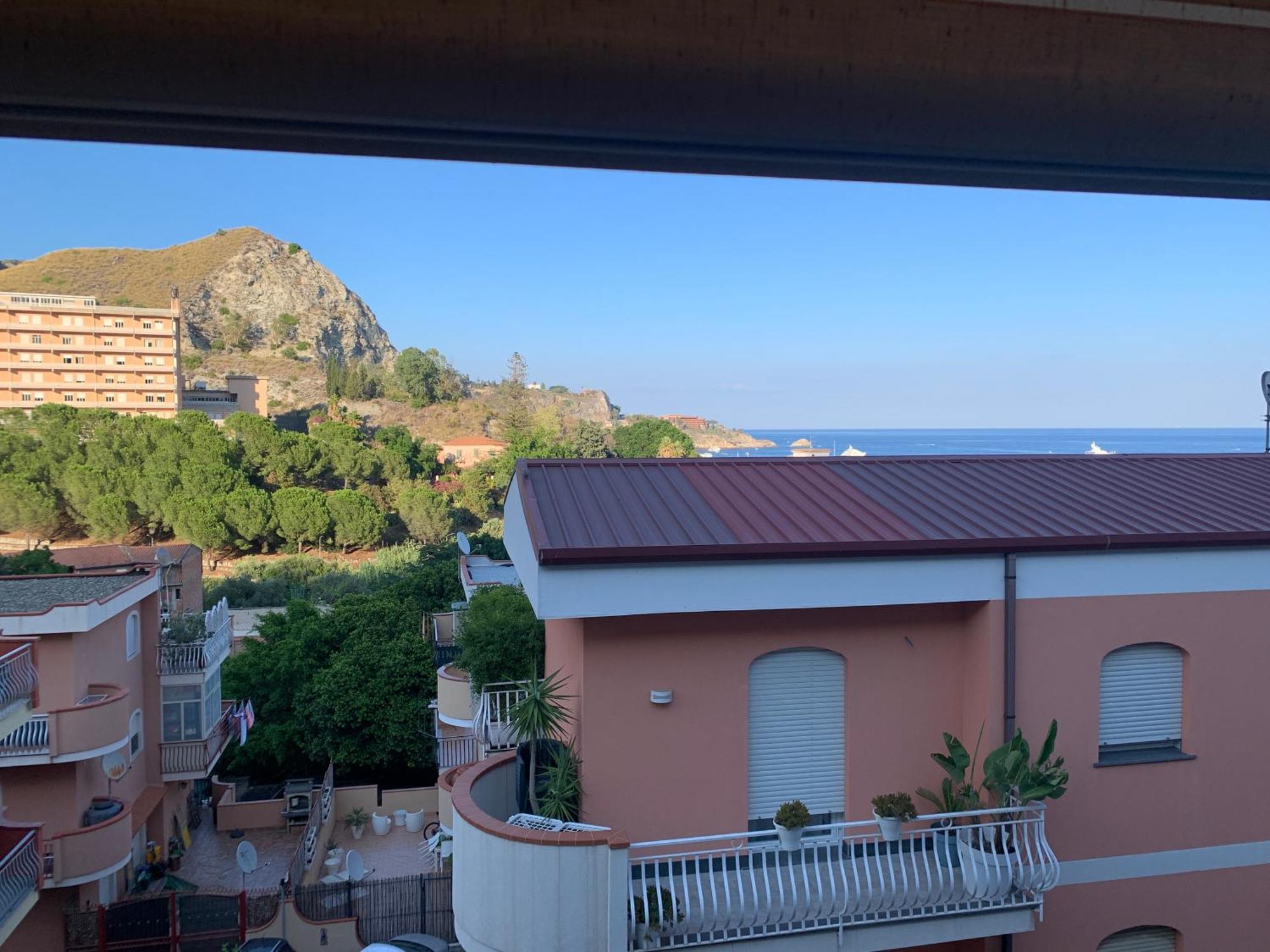 Residence La Fenice Ff Giardini Naxos Bagian luar foto
