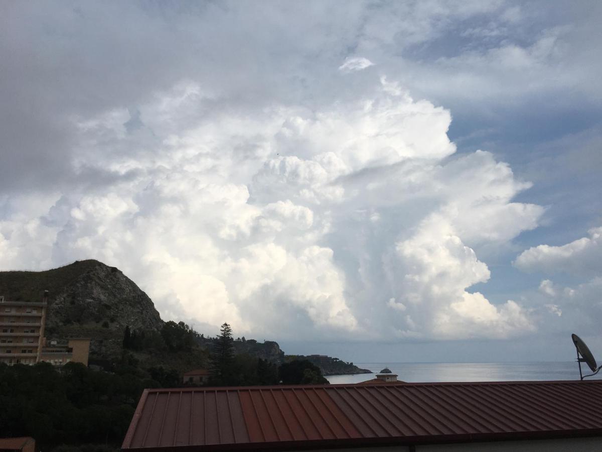 Residence La Fenice Ff Giardini Naxos Bagian luar foto